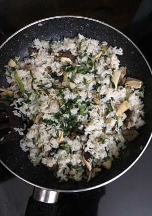 Hình của món Cơm rang gà.