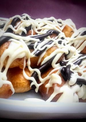 चॉकलेट लोडेड डोनट (chocolate donut recipe in marathi) रेसिपी चे मुख्य फोटो 