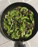 Khổ qua xào thịt bò