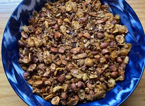 Una foto de Granola casera de frutos secos