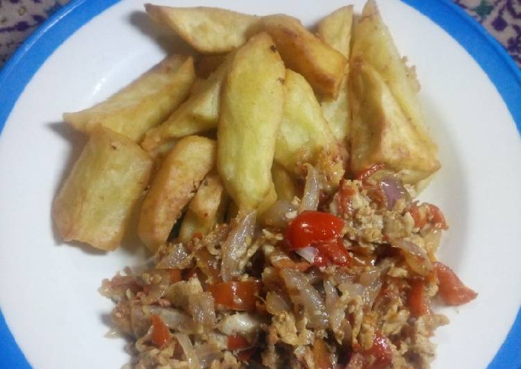 Steps to Make Favorite Soyayyen dankalin Hausa da sauce din kwai