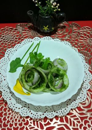 A picture of Laccha Pyaaz Salad.