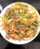 Thịt bò xào khoai tây, cần tây