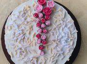 Una foto di torta yogurt e miele