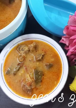 A picture of Hyderabadi Gosht Bhindi ki Besan Kadhi.