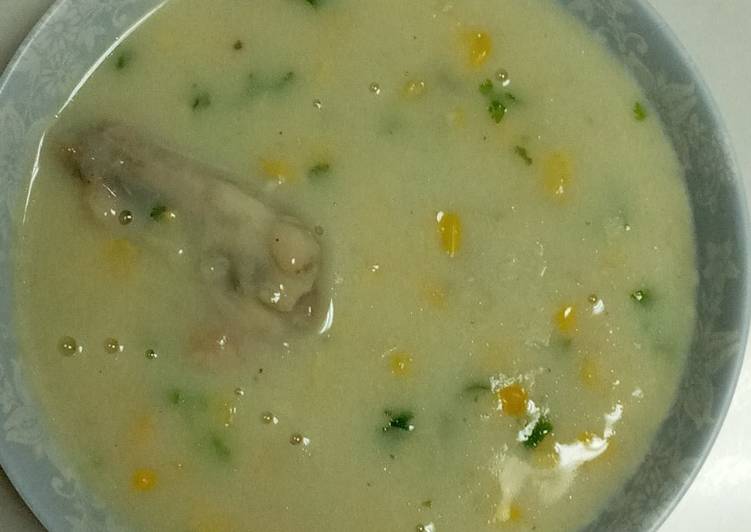 شوربة كريمه الدجاج والذره 🍲