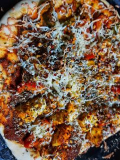 পনির পিজ্জা (paneer pizza recipe in Bengali) রেসিপির প্রধান ছবি