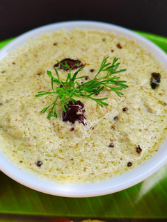 தேங்காய் சட்னி (Thengai chutney recipe in Tamil) செய்முறை முக்கிய புகைப்படம்