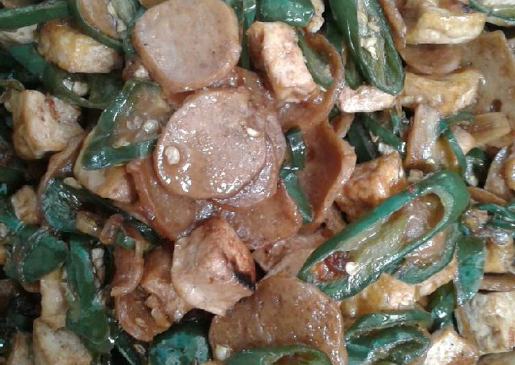 Bagaimana Membuat Tumis tahu,bakso+cabe ijo, Enak