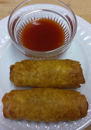 A picture of Lee's Air Fryer Frozen Egg Rolls.