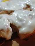 Cinnamon Rolls con composta di mele allo zafferano