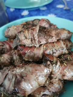Baconbe tekert csirkemáj recept fotója