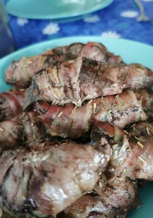 Baconbe tekert csirkemáj recept fotója
