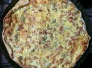 Una foto de quiche de alcachofas