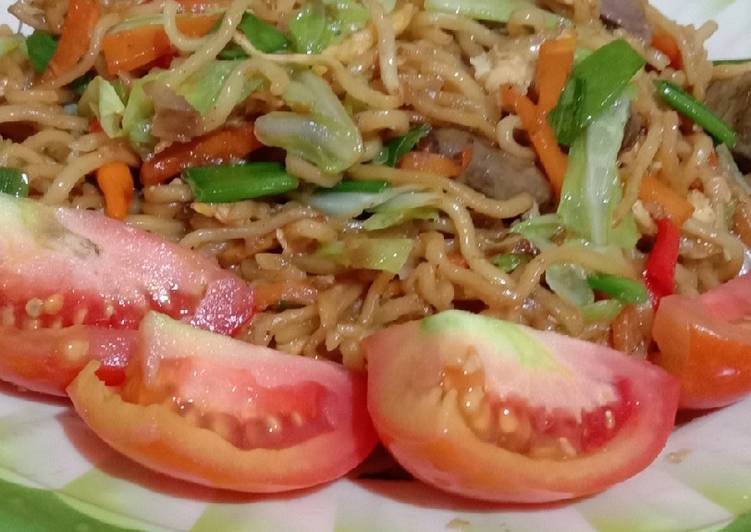 Bagaimana Membuat Mie Goreng Sayur yang Bikin Ngiler