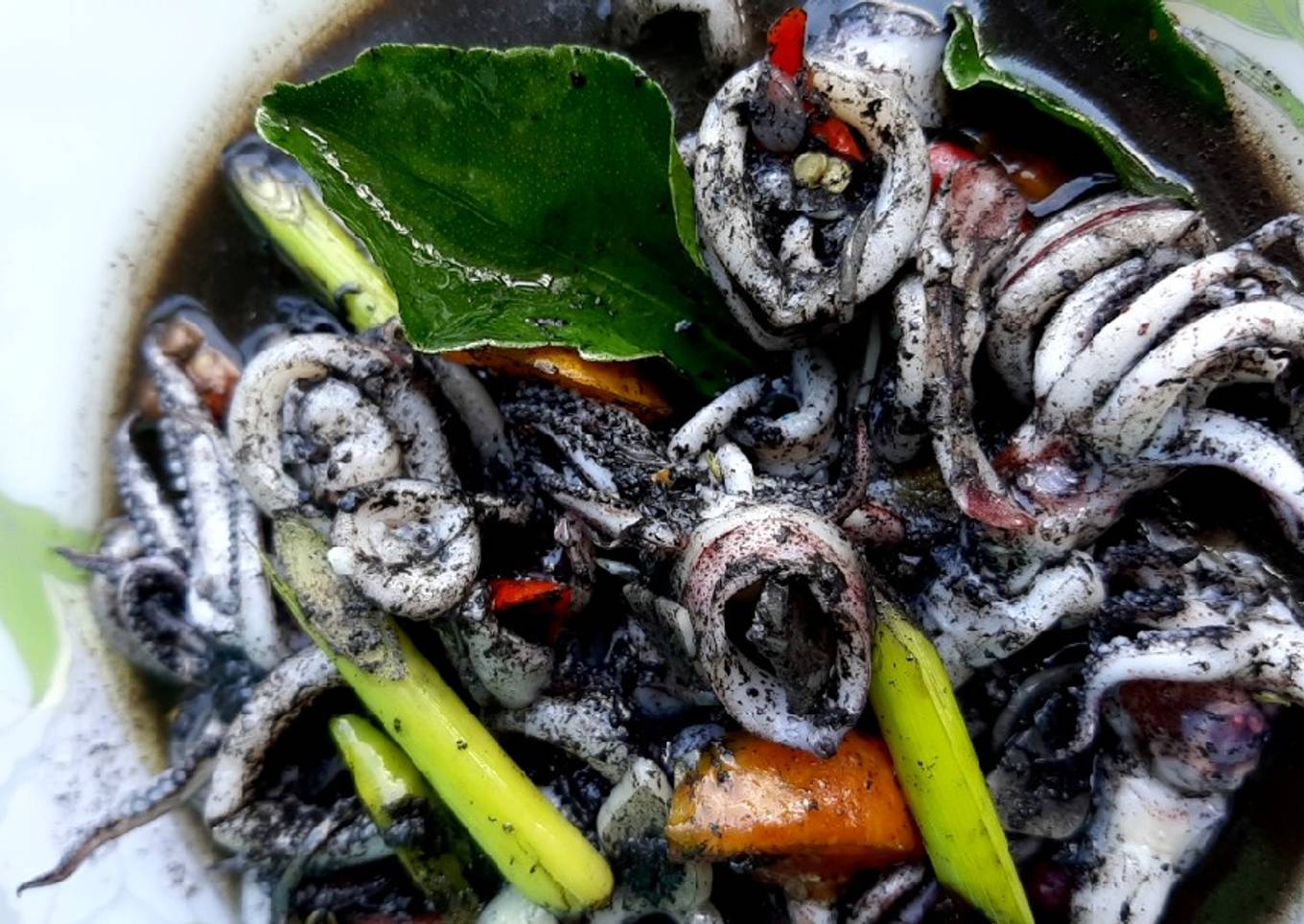 Cumi hitam matang (potong bumbu)