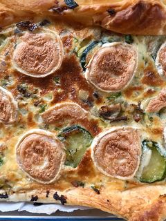 Una foto de Quiche de calabacín y queso de cabra