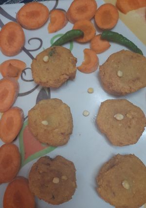 A picture of Chana dal pakodi.