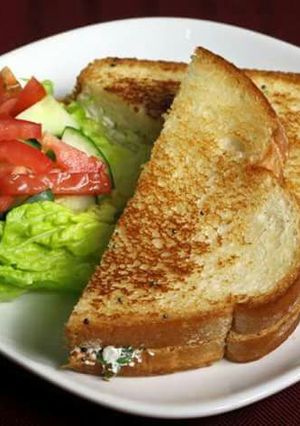 A picture of Hung curd sandwich.