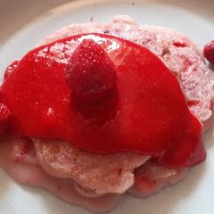 A picture of Strawberry Pancakes.