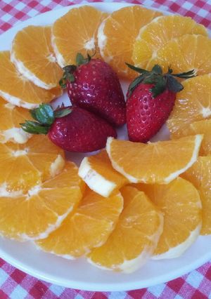 Une photo de Salade oranges fraises sans sucre ajouté 🍊🍓
