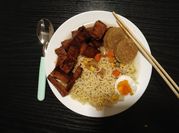 Una foto de ramen con tofu