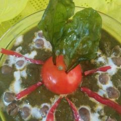 A picture of #Spinach gravy with chickpea.
