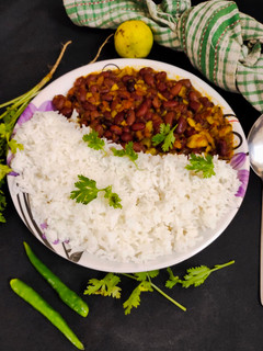 सात्विक राजमा चावल (Satvik Rajma Chawal recipe in hindi) रेसिपी मुख्य फोटो