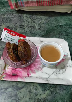 A picture of Rikwachh or Arbi ke patte ki pakauri.