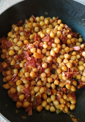 Una foto de Garbanzos a lo pobre