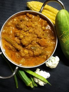 खतखत (khatkhat recipe in marathi) रेसिपी चे मुख्य फोटो