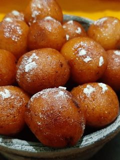 গোলাপ জামুন (Gulab jamun recipe in bengali) রেসিপির প্রধান ছবি