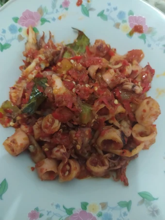 Cara Mudah Membikin Resep  Cumi asin sambel pedas manis yang Menggugah Selera, Enak Banget