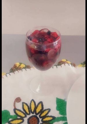 Una foto de Gelatina de frutas con vodka