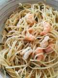Linguini con camarones