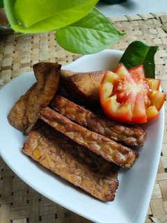 Foto resep Tempe Tahu Bacem dgn Teh (1044)