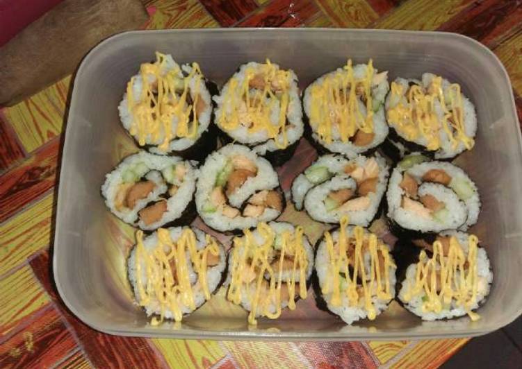 Salmon sushi