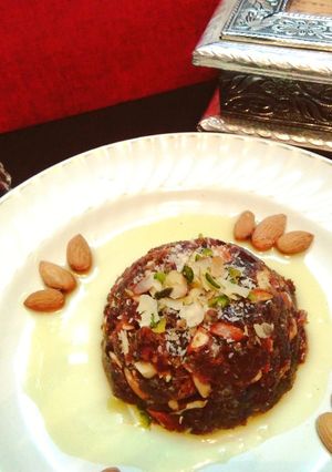 A picture of Khajoor Halwa / Dates Halwa.