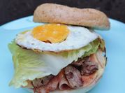 Una foto de sandwich de verano