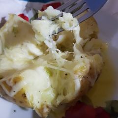Jacket Potatoe and Mozzerella Melted Cheese & Onion 💜 A picture of Jacket Potatoe and Mozzerella Melted Cheese & Onion 💜.