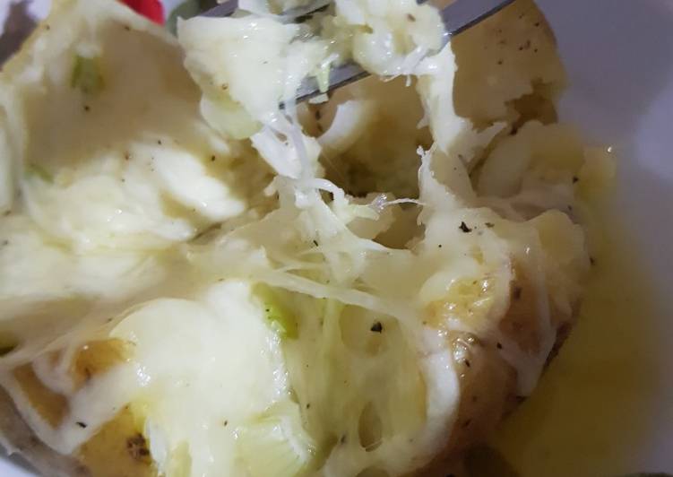Jacket Potatoe and Mozzerella Melted Cheese &amp; Onion 💜