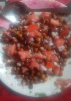A picture of Black chana chat.