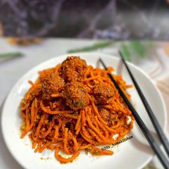 A picture of Spaghetti And Meatballs.