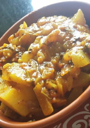 A picture of Dudhi batata bhaji(bottle gourd potato curry).