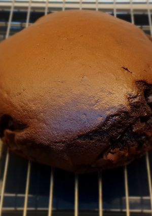 Una foto de Bizcocho esponjoso de chocolate (sin nata)