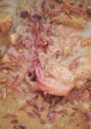 A picture of Prawn in coconut gravy (Chingri Machher malai curry).