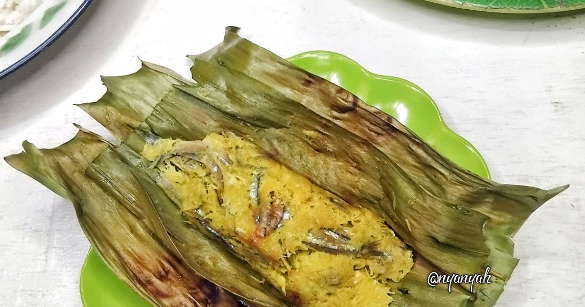 Langgaroko' Mairo (pepes ikan teri)