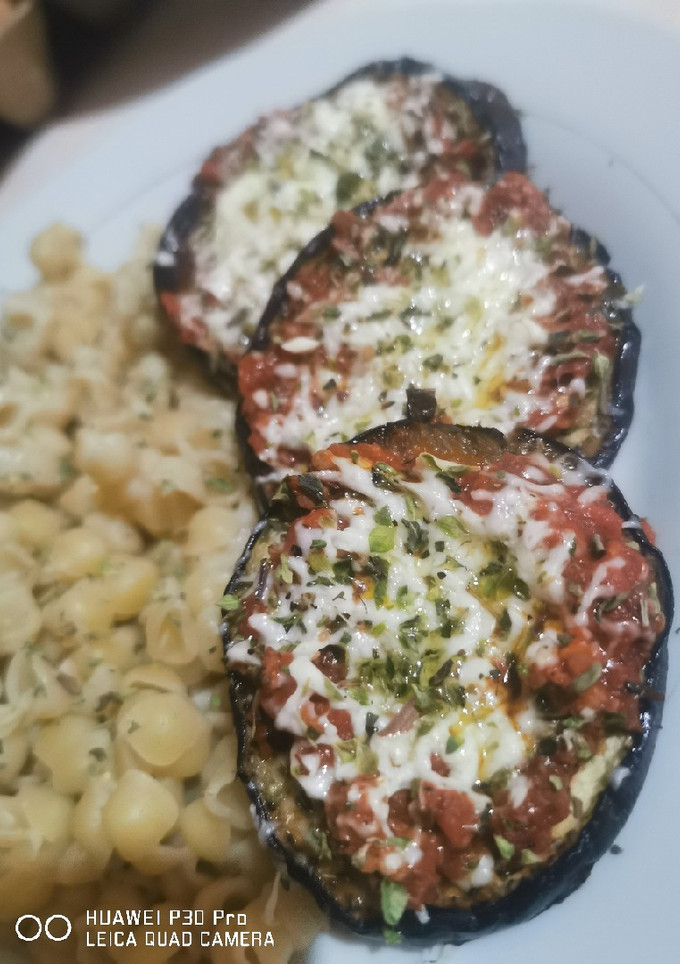 Una foto de Berenjenas con Salsa Deliciosas