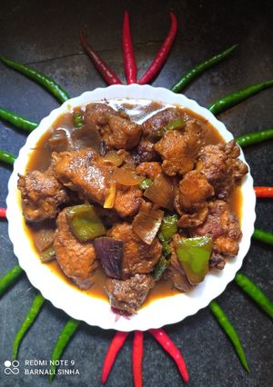 চিলি চিকেন (chilli chicken recipe in Bengali) রেসিপির প্রধান ছবি