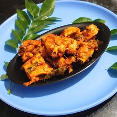 A picture of Curry leaves chicken.